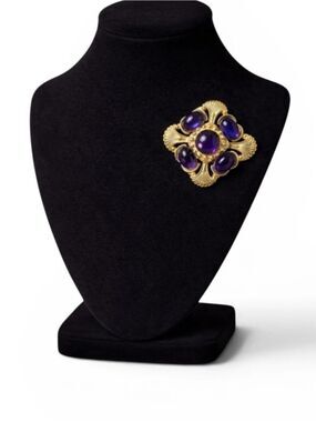 Vintage Adolfo Gold Tone Amethyst Cabochon Brooch Statement Pin